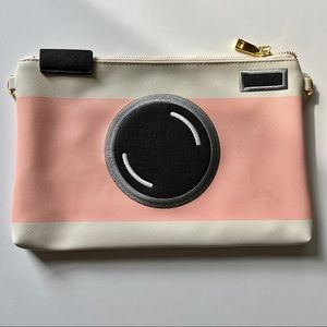 Studio DIY camera clutch